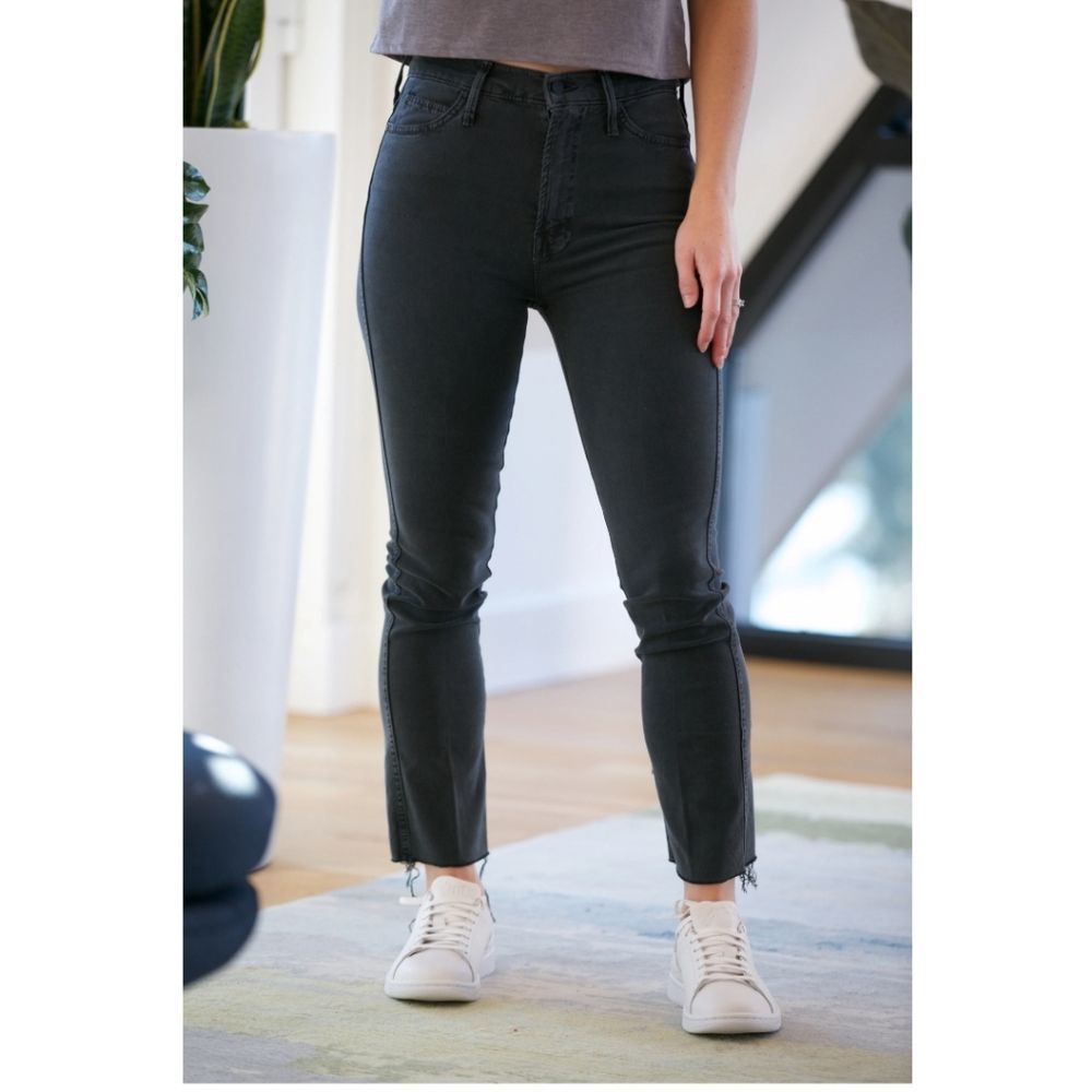 Mother Jeans High Waisted Rascal Ankle Fray in Chalk Faded Black sz 27
